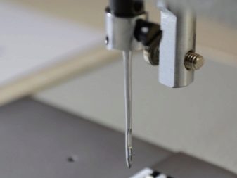 Как правильно вставить иглу в швейную машинку