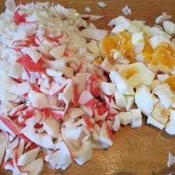 Салат из фасоли и крабовых палочек