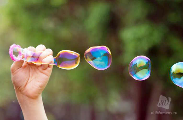 Как сделать мыльные пузыри дома: 5 простых способов