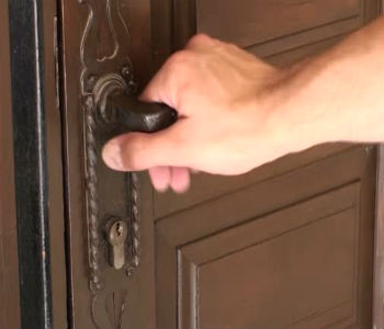 Как закрыть дверь без ключа