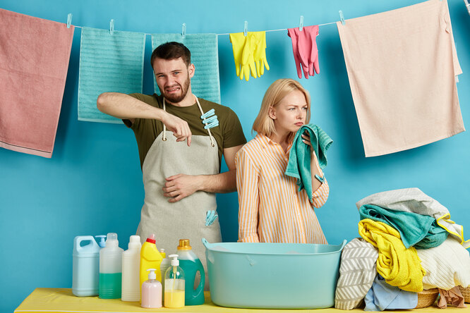Как быстро убрать запах с одежды: лучшие домашние методы