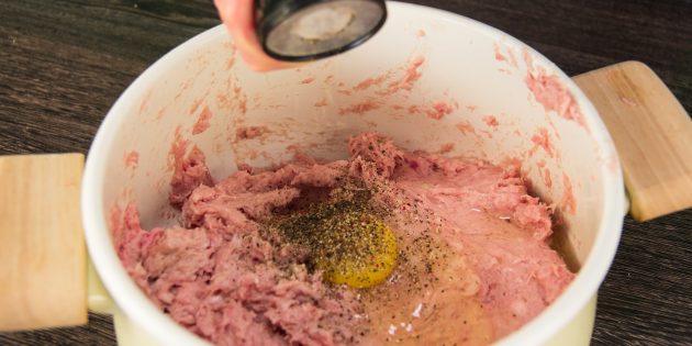 Как приготовить домашнюю колбасу: 5 отличных рецептов