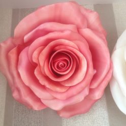 Розы из бумаги своими руками — 100 фото идей, способы и советы как сделать красивый бумажный цветок своими руками