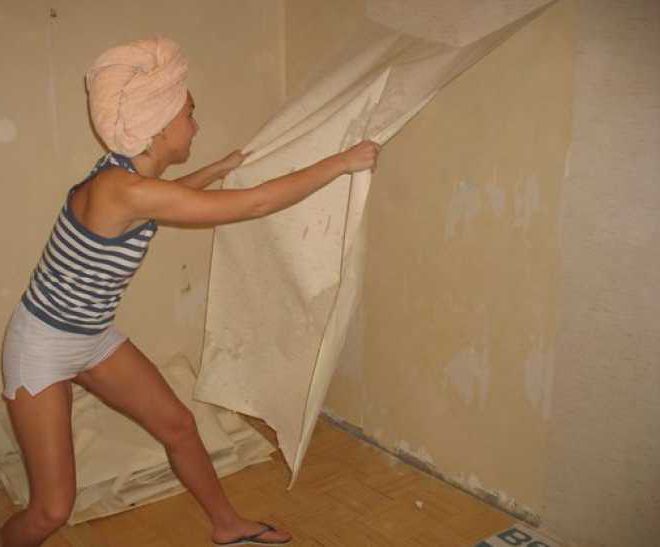 Узнаем как снимать со стен виниловые обои легко и быстро: эффективные способы и рекомендации