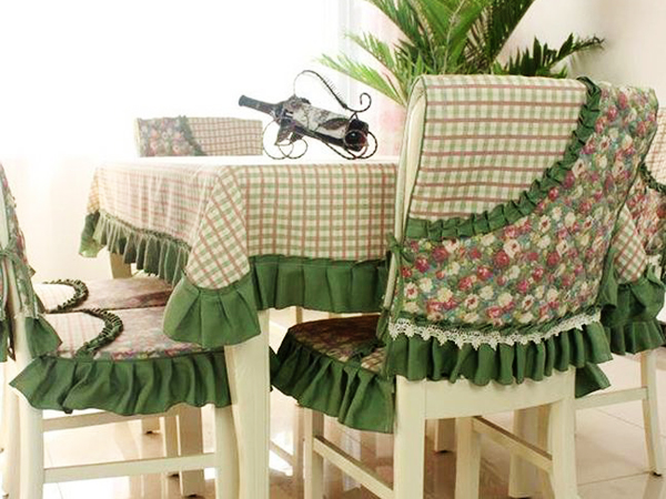 Чехлы для кухонных стульев: оригинальный текстиль на кухне ( 49 фото)