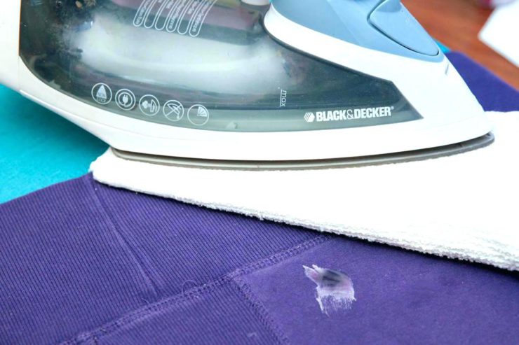 Как убрать с одежды клей от наклейки или этикетки, термонаклейку, надпись или эмблему в домашних условиях