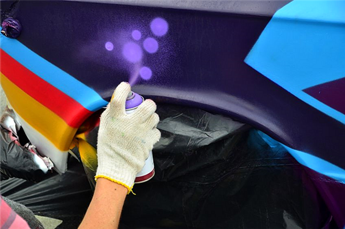 Время высыхания аэрозольной краски на автомобилях