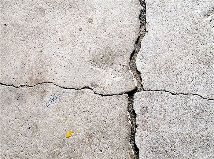 Удаление эпоксидной смолы из разрушенного бетона