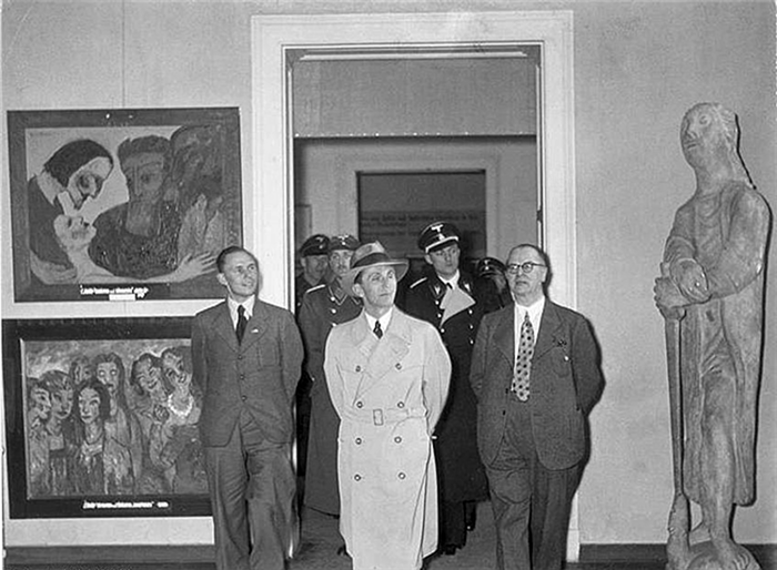 Выставка дегенеративного искусства Гитлера