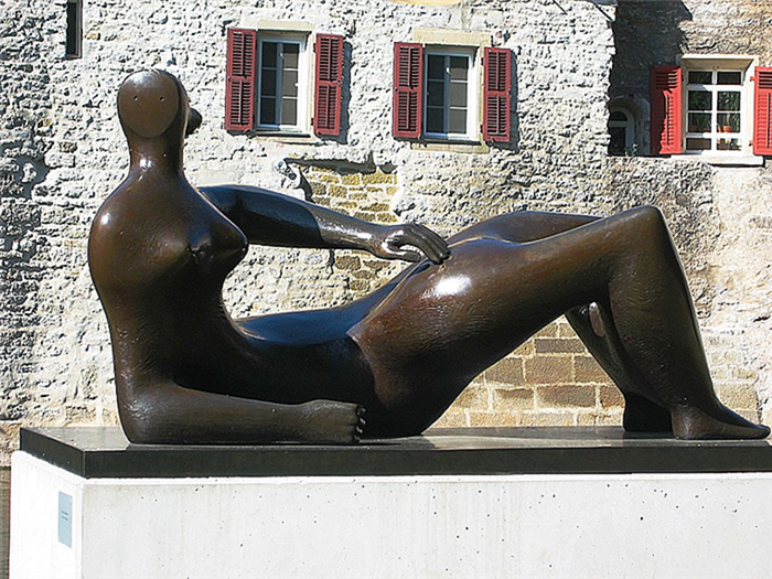 Скульптура Генри Мура