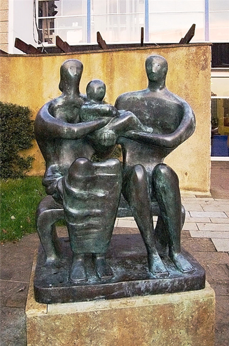 Пример скульптуры Генри Мура